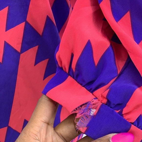 Everly Geometric Mini Shift Dress - Picture 8 of 8